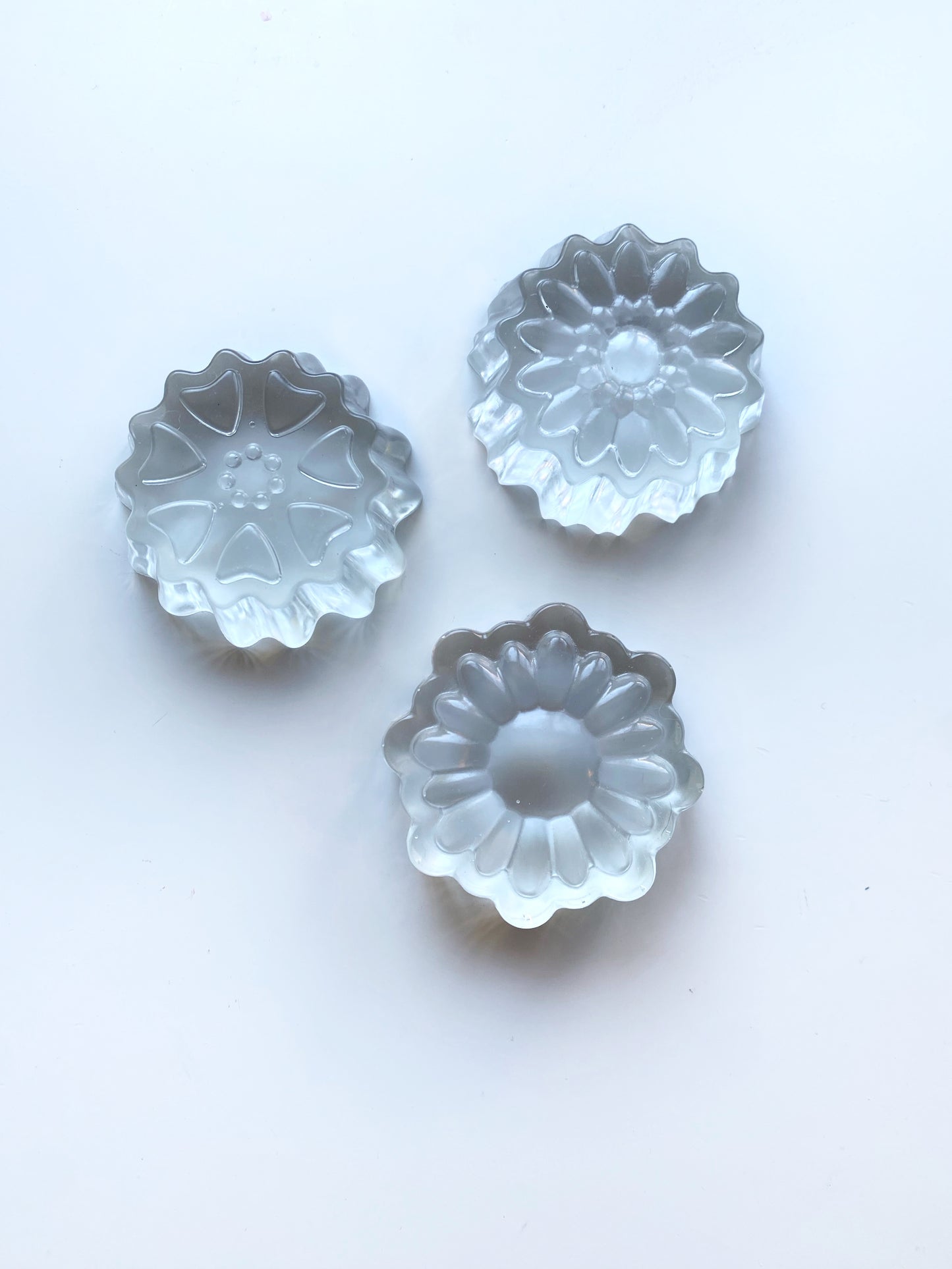 Paintable XL Resin Flowers