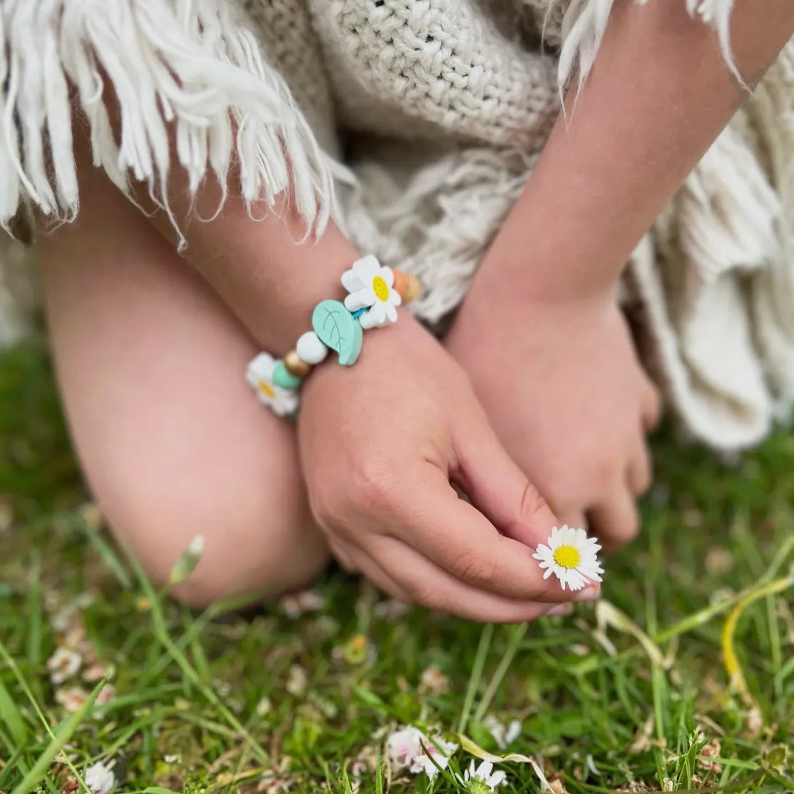 Daisy Bracelet Gift Kit by Cotton Twist