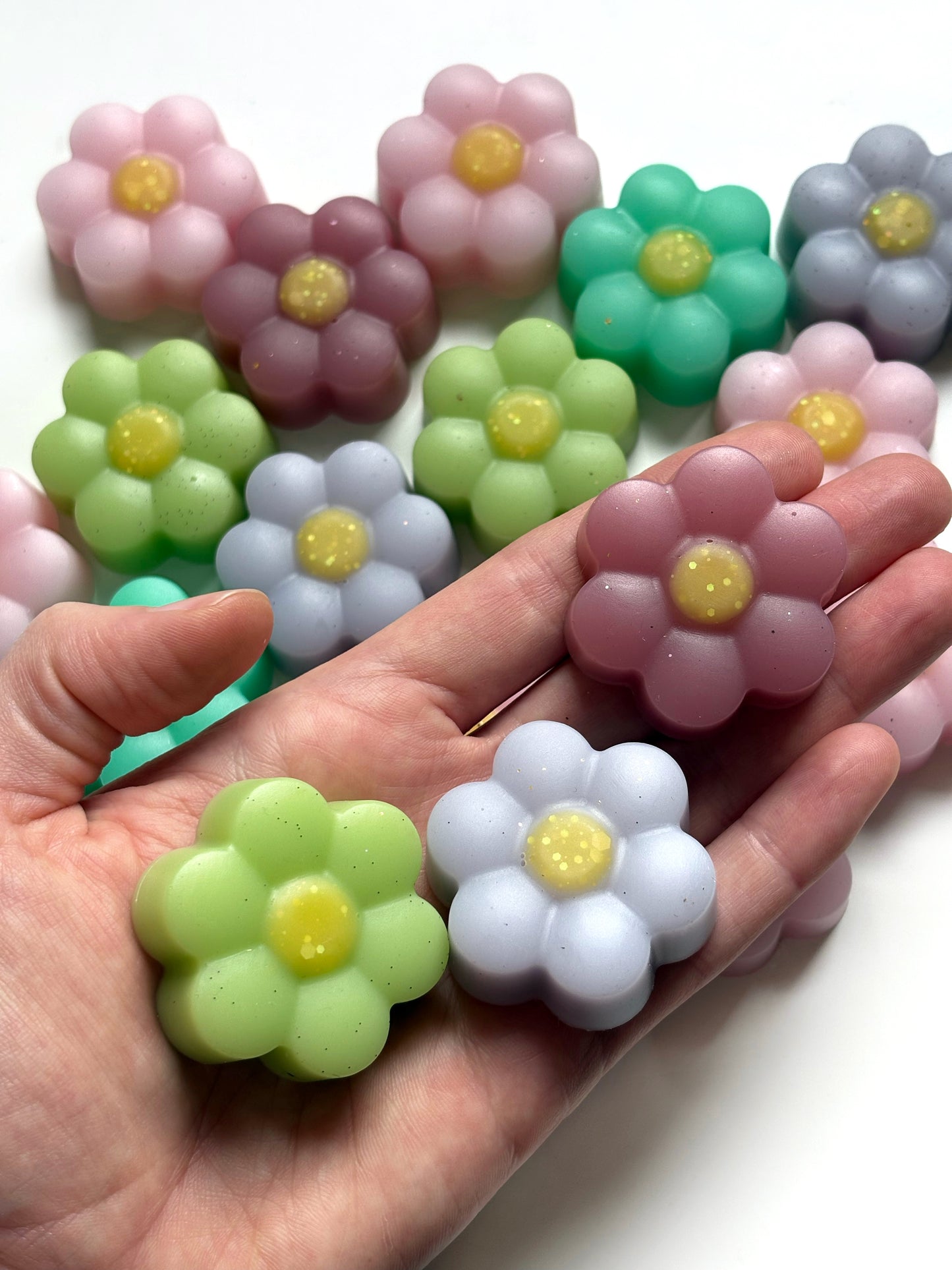 Spring Resin Daisy Counters