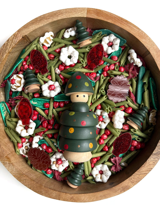 Winter Hats Off Nature Friend Peg Dolls in Cup 2025