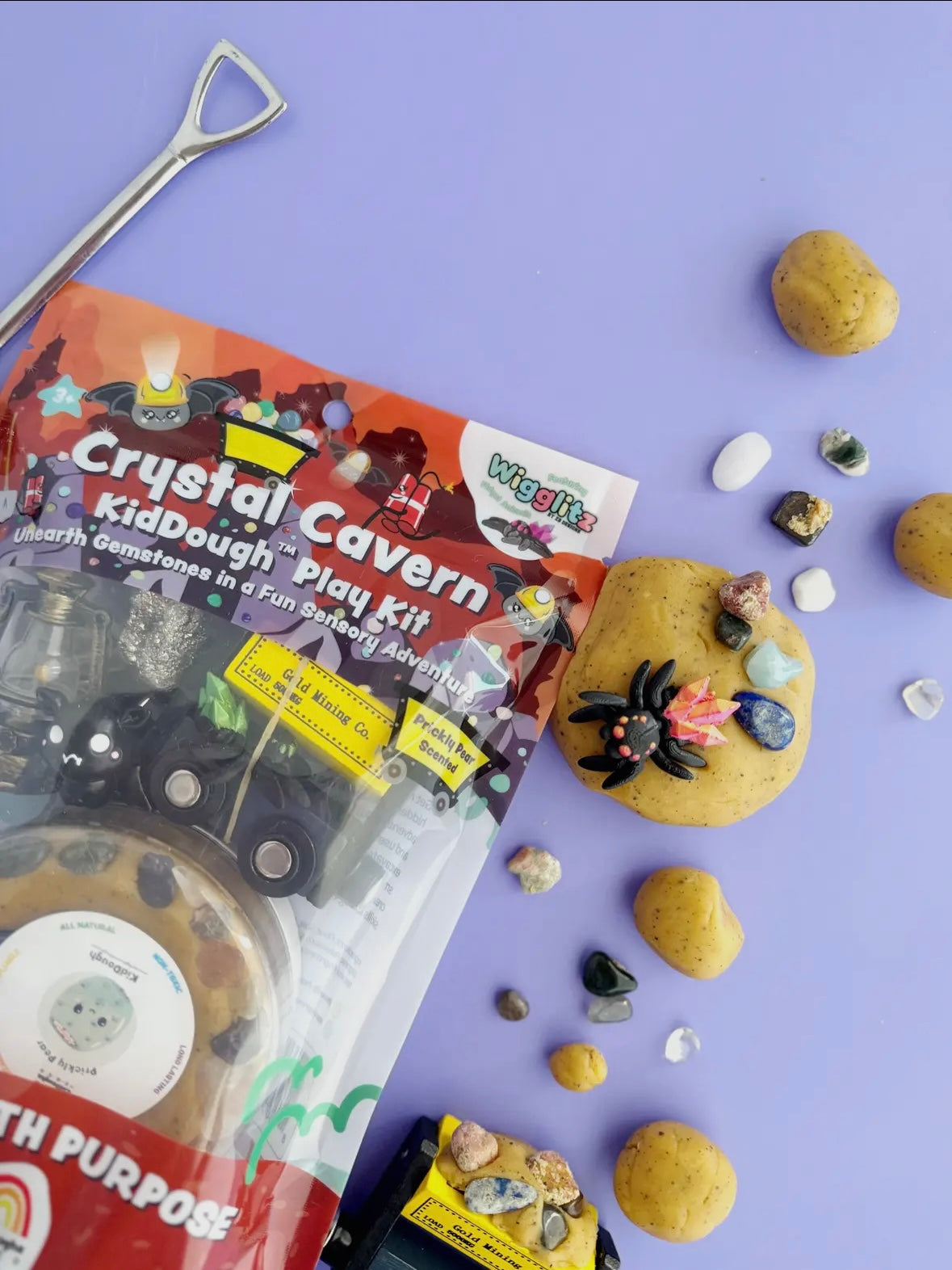 Crystal Cavern Play Dough Kit Featuring Wigglitz
