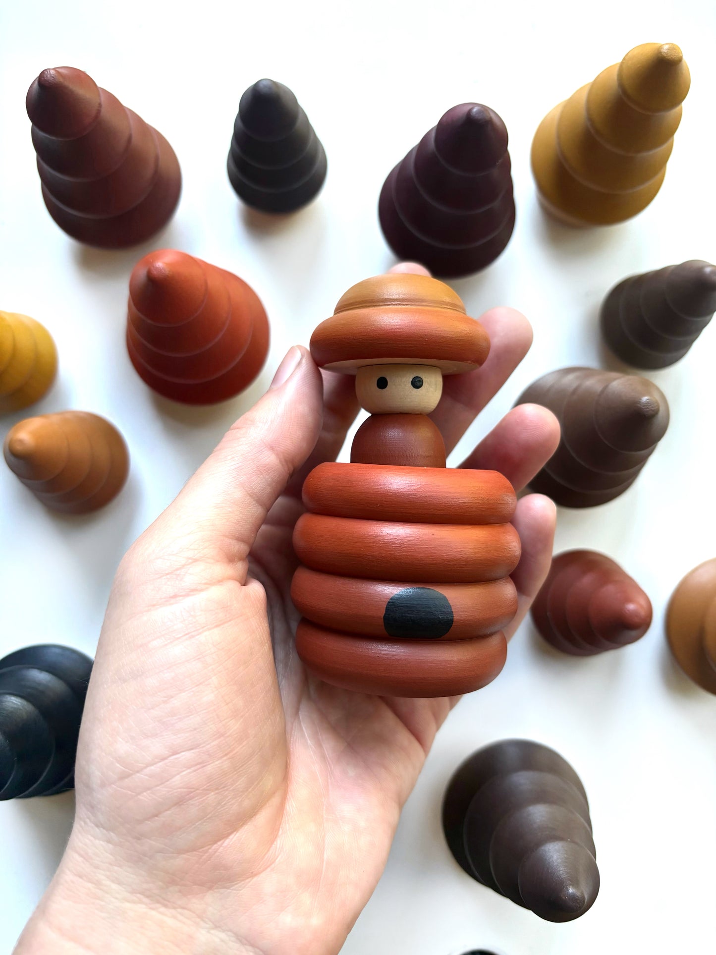Autumn Hats Off Beehive Peg Doll in Cup