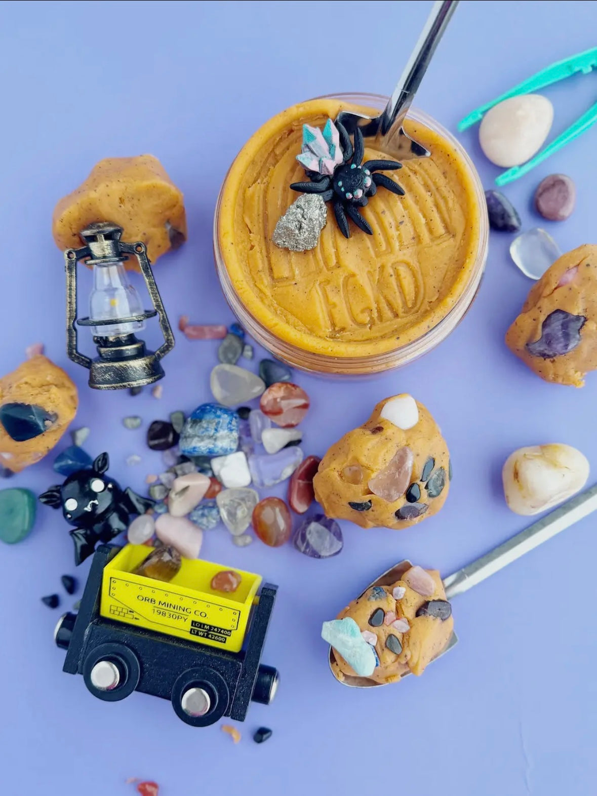 Crystal Cavern Play Dough Kit Featuring Wigglitz