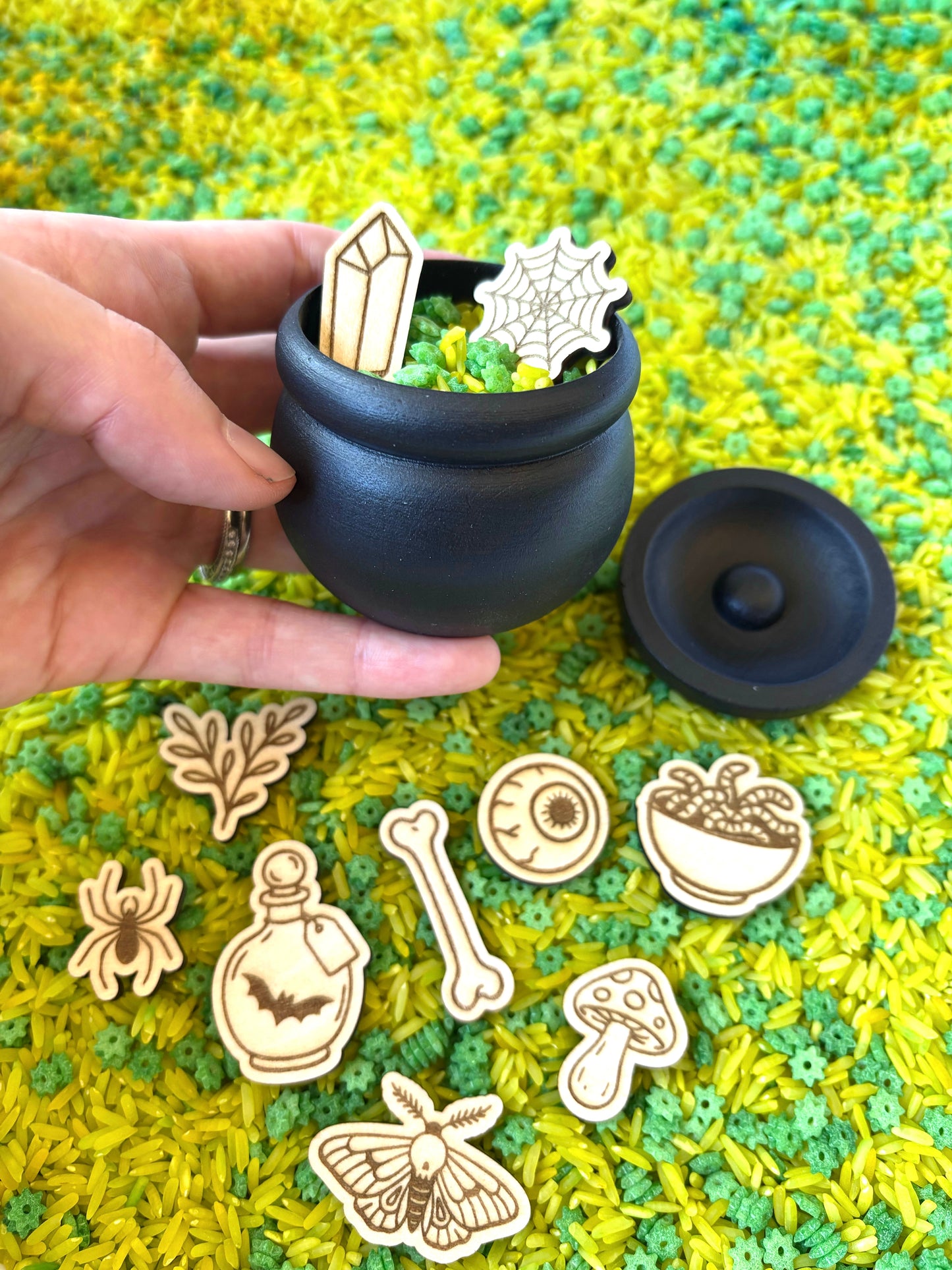 Wood Cauldron Set