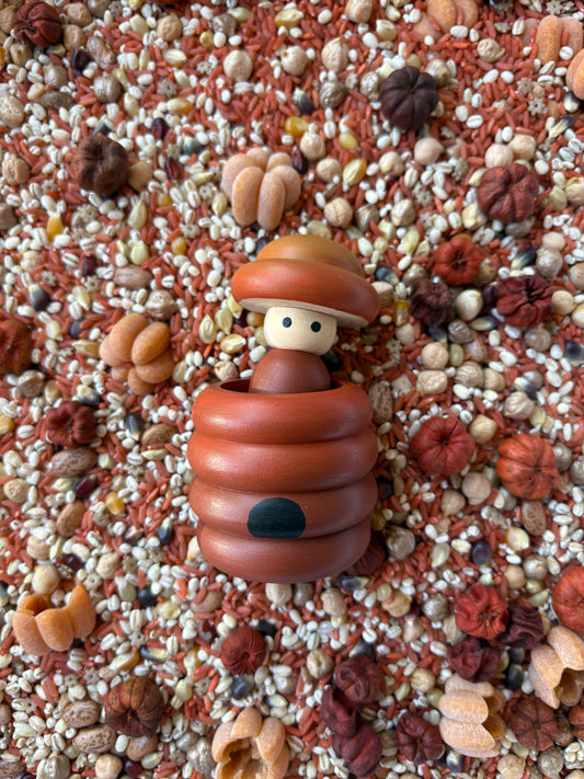 Autumn Hats Off Beehive Peg Doll in Cup