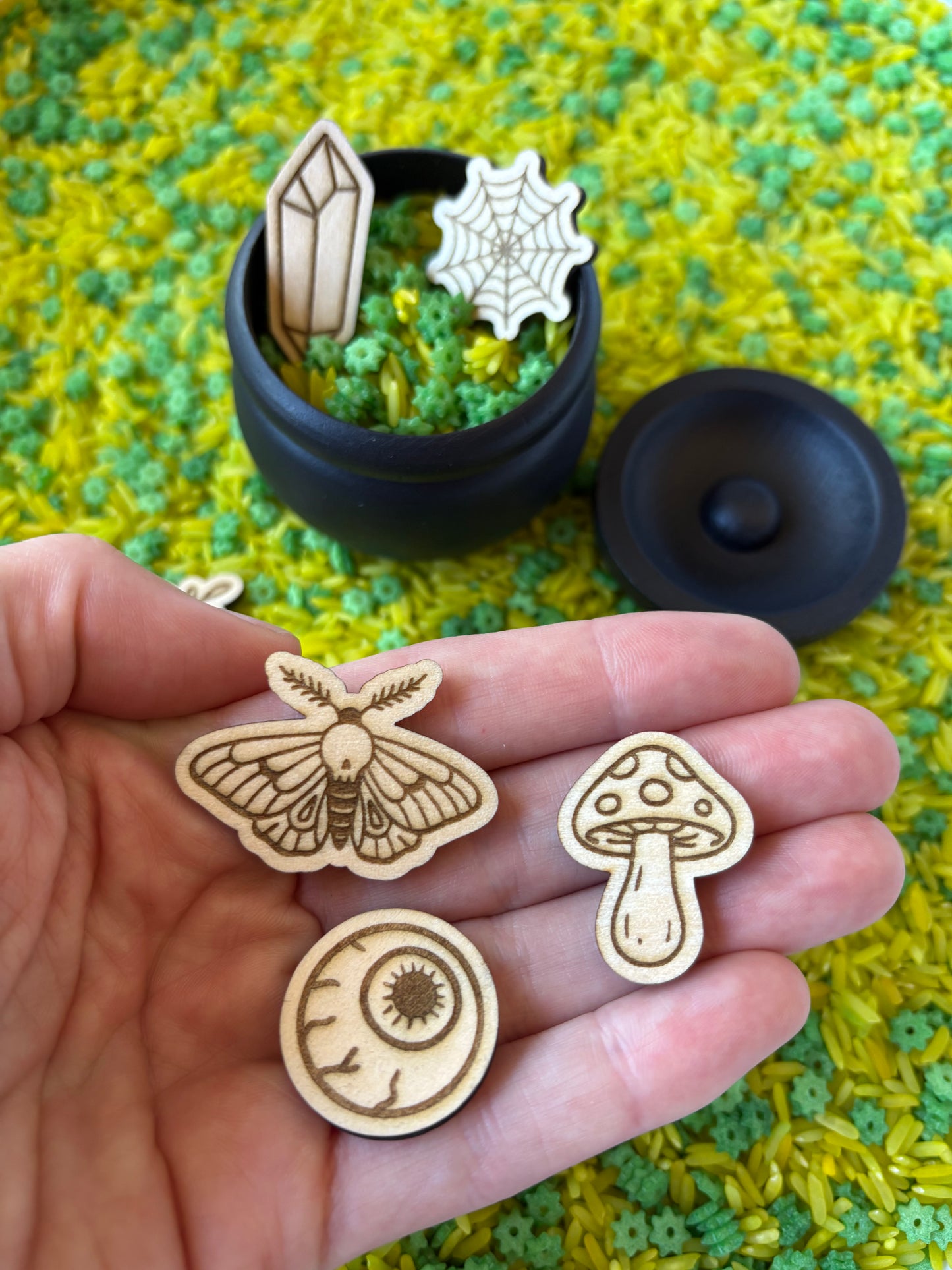 Wood Cauldron Set